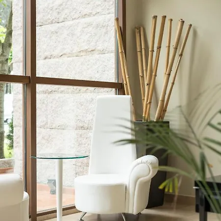 ホテル Piramide 2 ポルトノボ