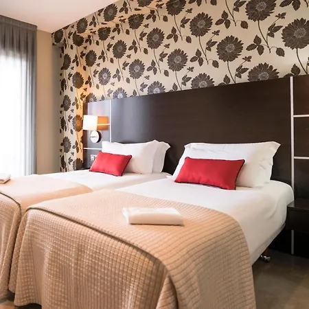 Piramide 2 ホテル ポルトノボ