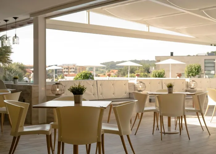 Piramide 2 Hotel Portonovo